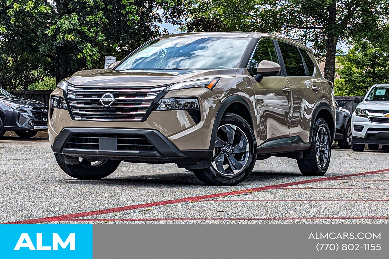 Used 2025 Beige/tan Nissan SV image 3