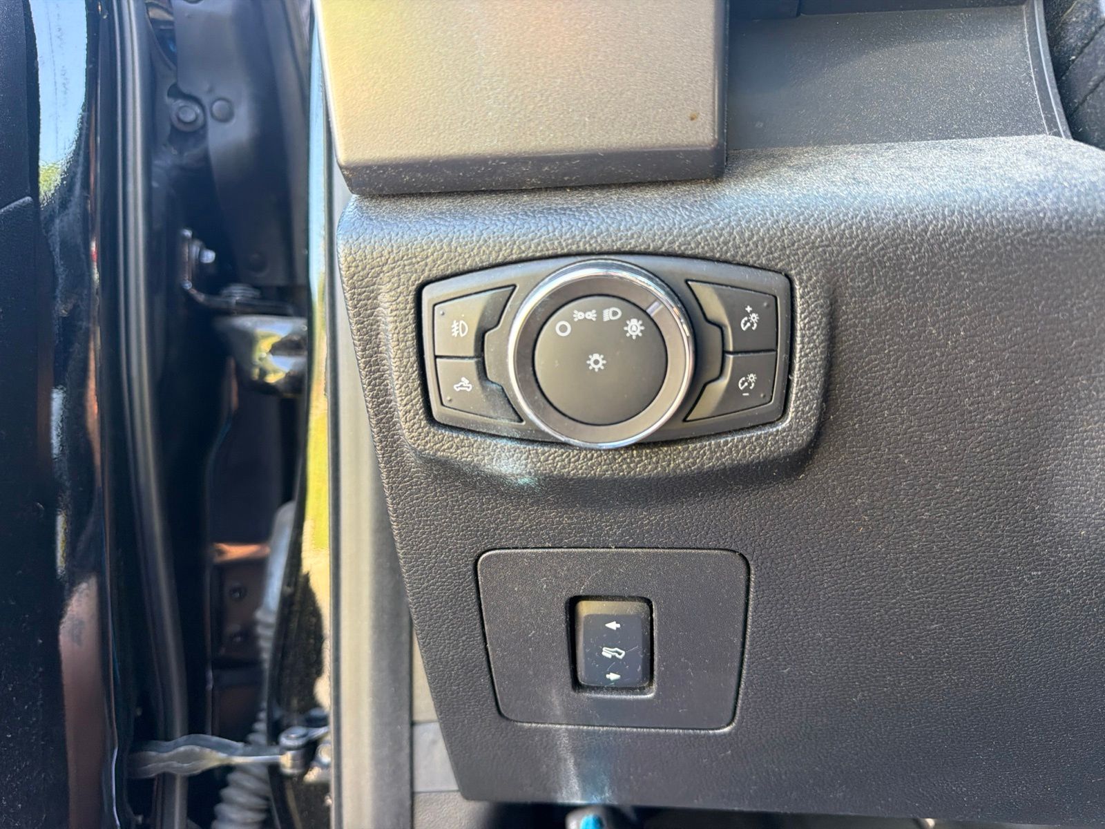 Used 2017 Shadow Black Ford XLT image 18
