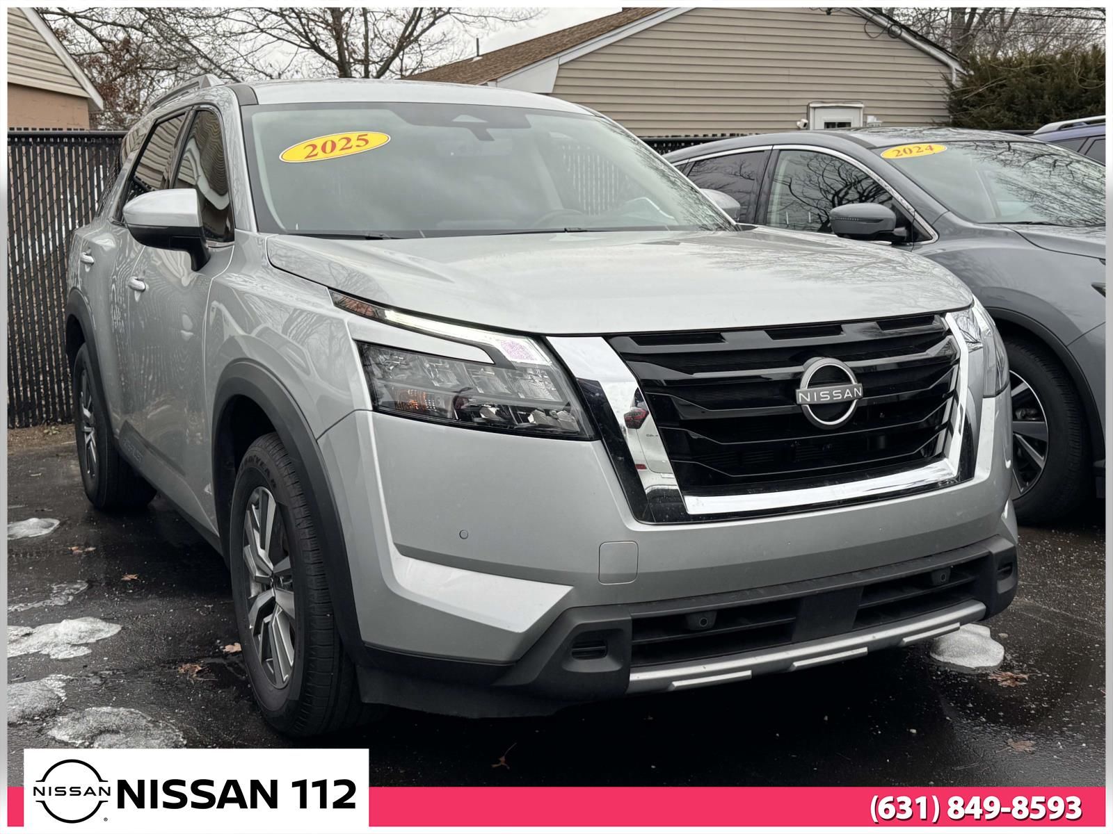 View vehicle photo 2