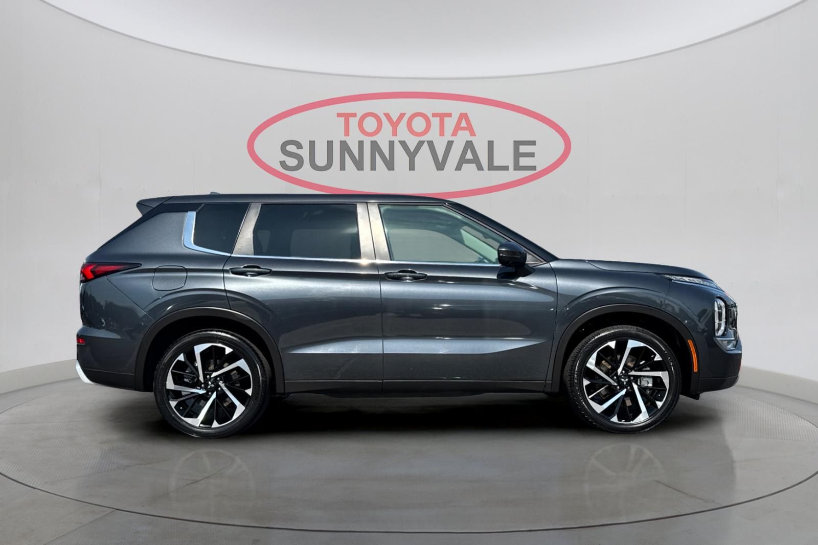 Used 2024 Mitsubishi Outlander SUV