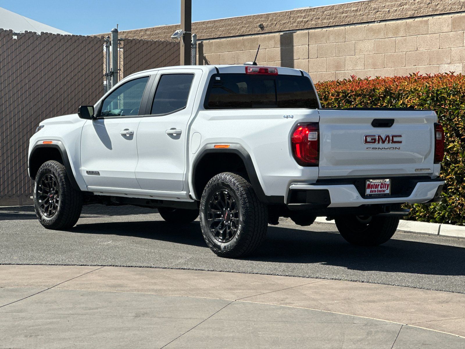 View vehicle photo 6