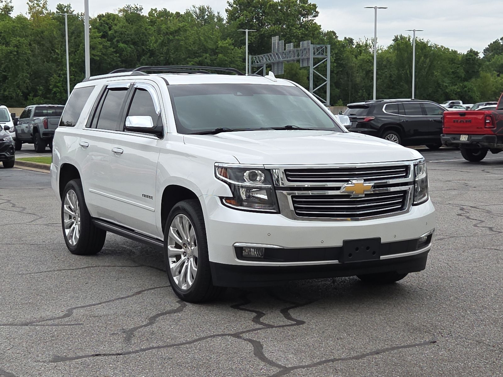 White (Iridescent Pearl Tricoat) 2019 Chevrolet Tahoe SUV / Crossover Four-Wheel Drive