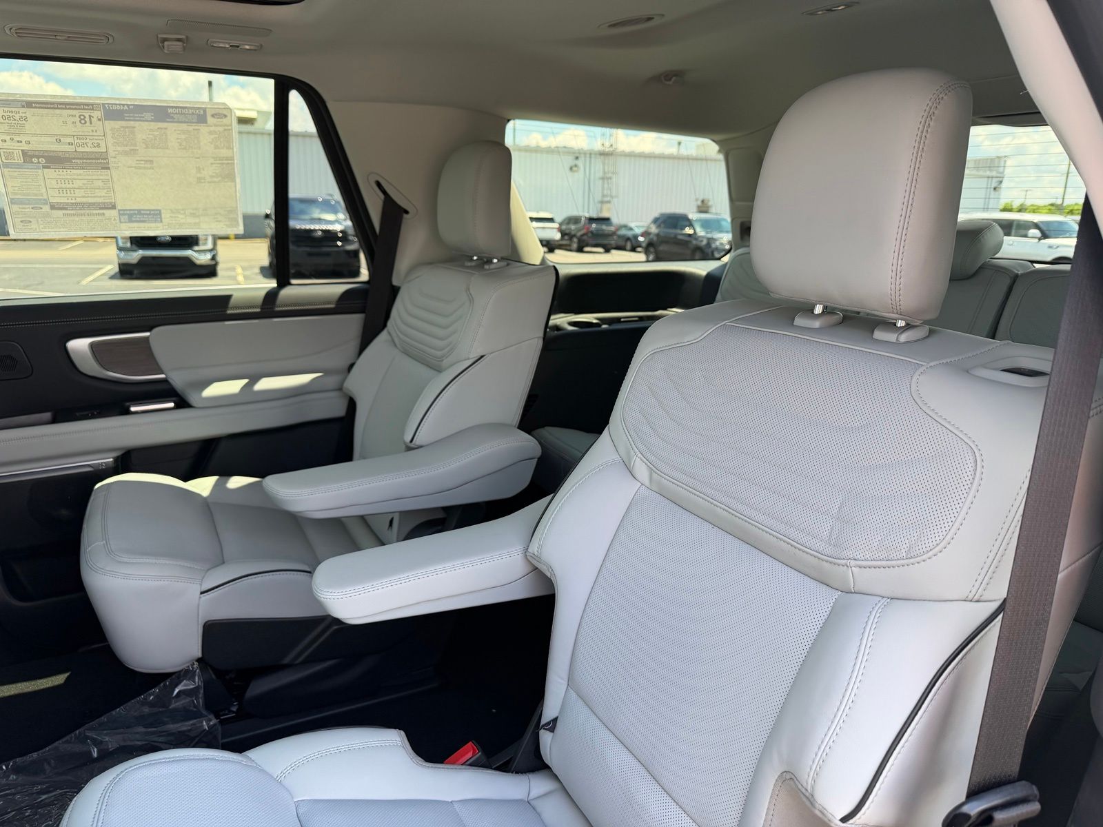 2026 Ford Expedition image 14