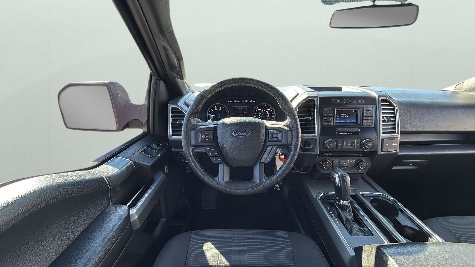 Used Car 2015 Ford F-150  Xlt For Sale Under $25,000 In Austin, Texas