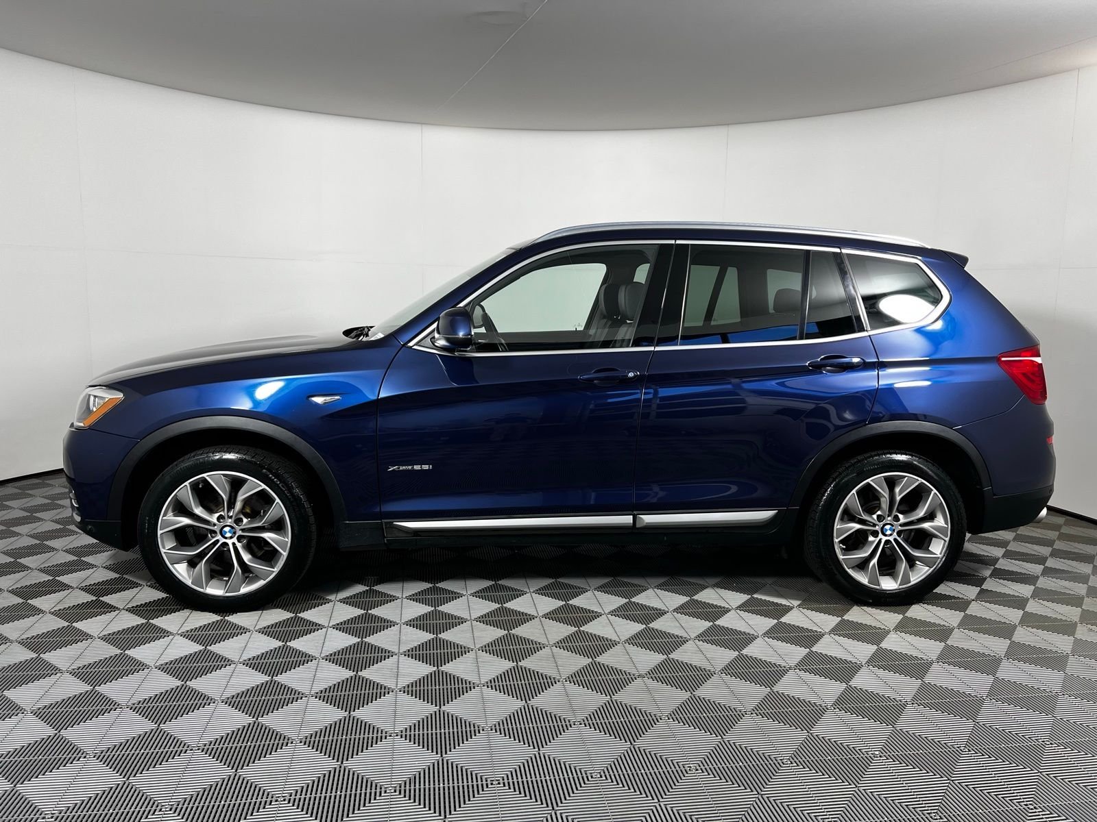 Thumbnail: 2017 BMW X3 - 8