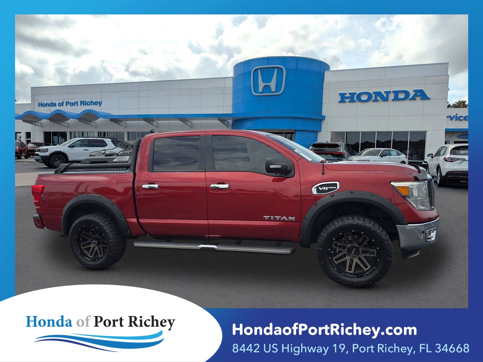 Cayenne Red 2017 Nissan Titan SV Crew Cab Pickup Truck 4X2 7-Speed Automatic
