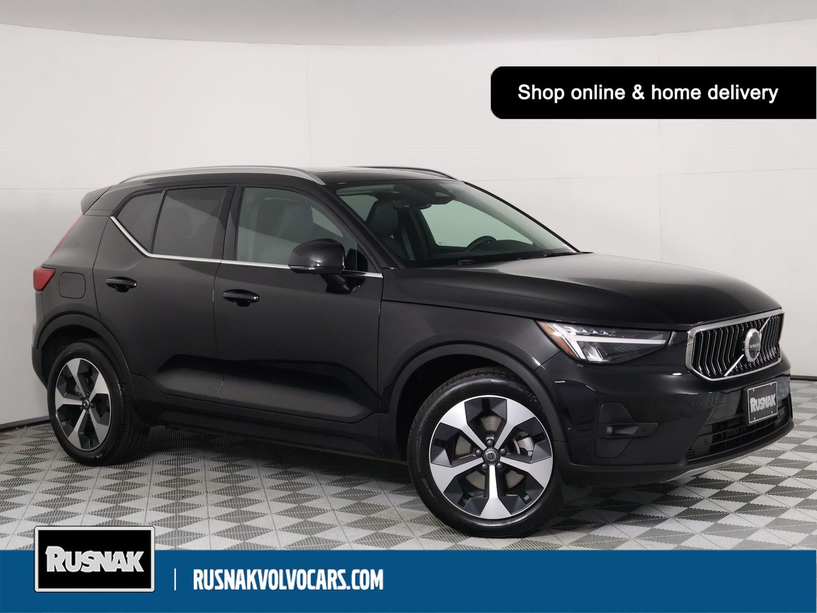 Onyx Black Metallic 2025 Volvo XC40 SUV / Crossover All-Wheel Drive Automatic