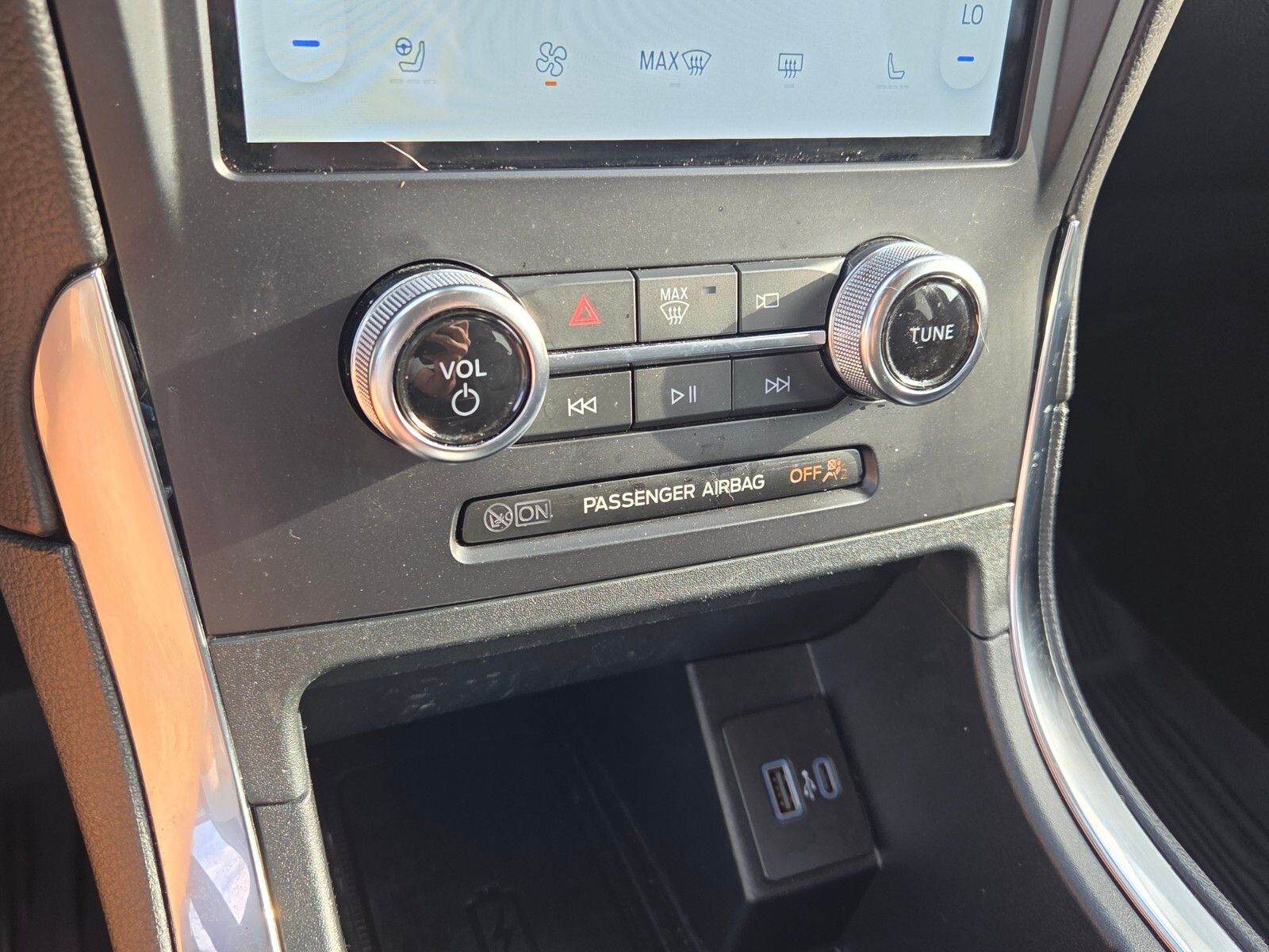 Used 2024 Silver Ford Titanium image 23