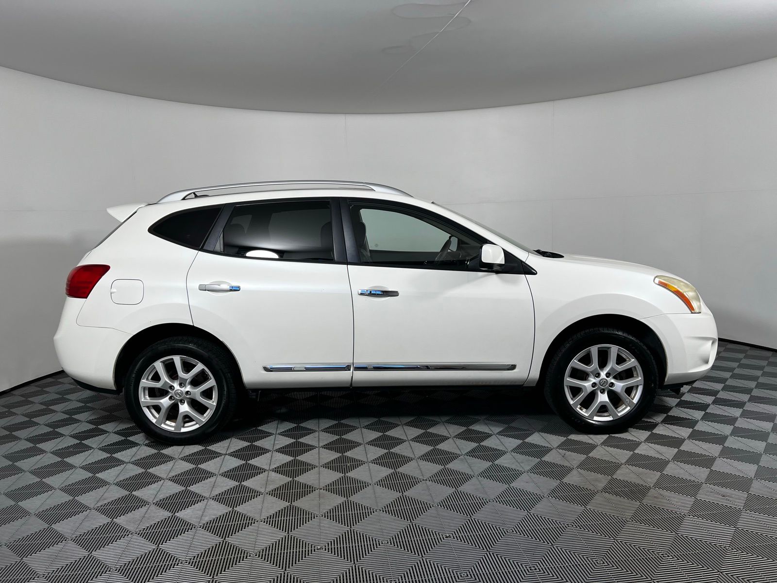 Thumbnail: 2012 Nissan Rogue - 4