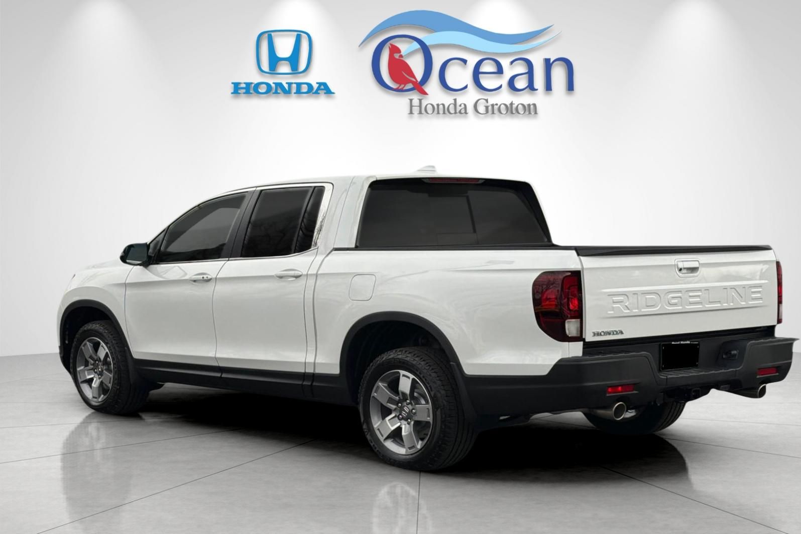 New 2026 White Honda RTL image 3