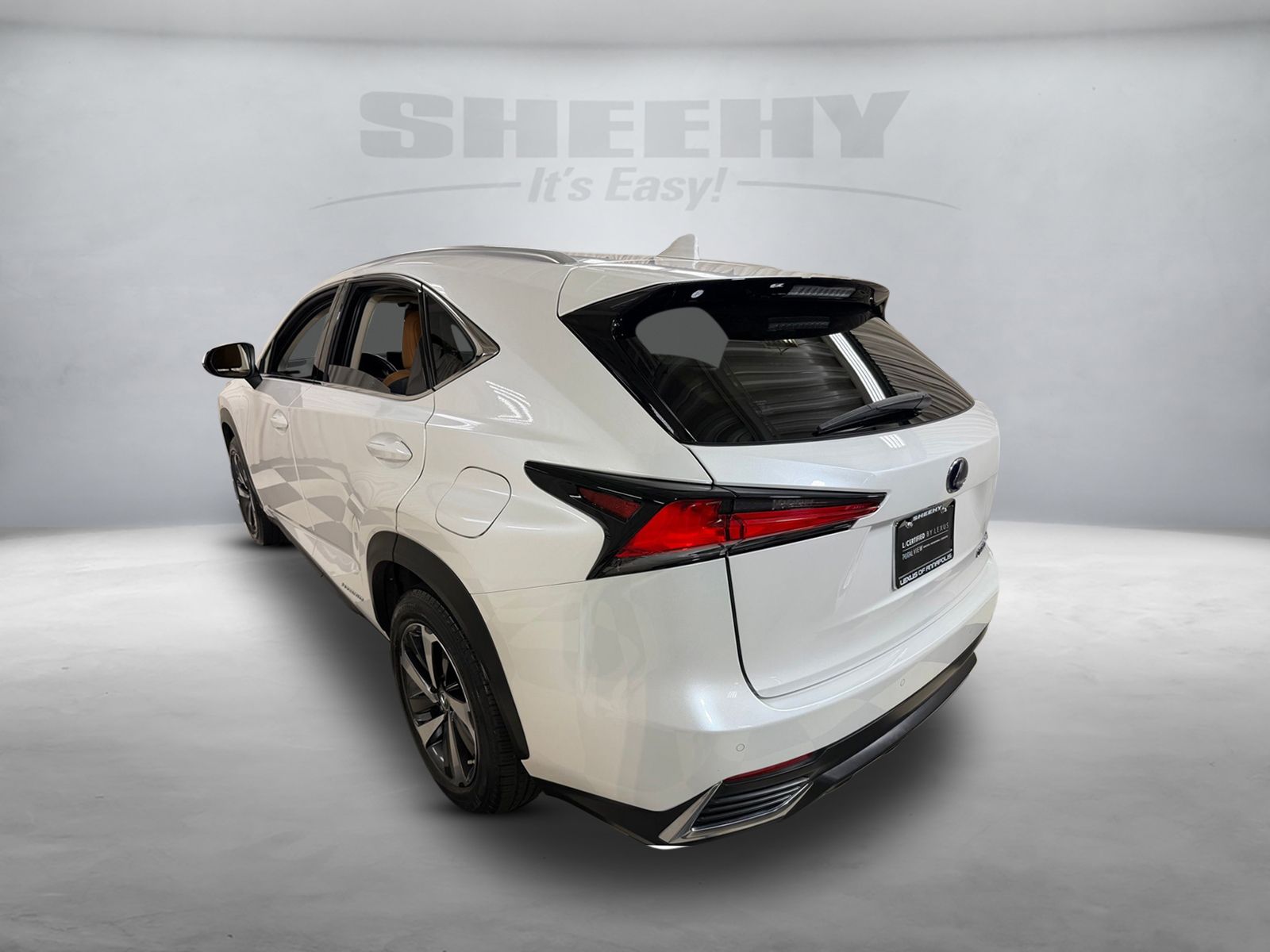 Used 2021 White Lexus 300h image 14