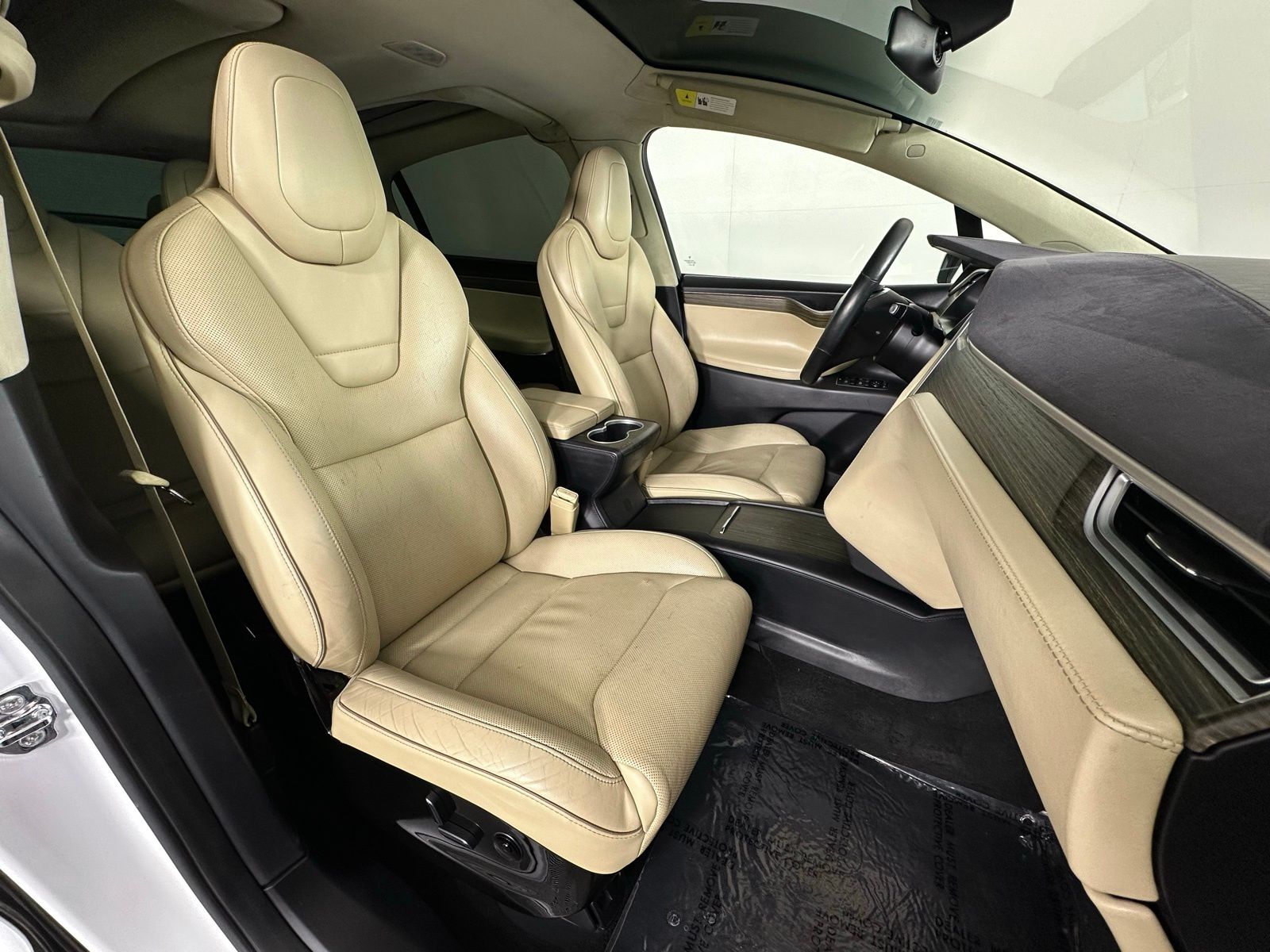 2016 Tesla Model X - Photo 11