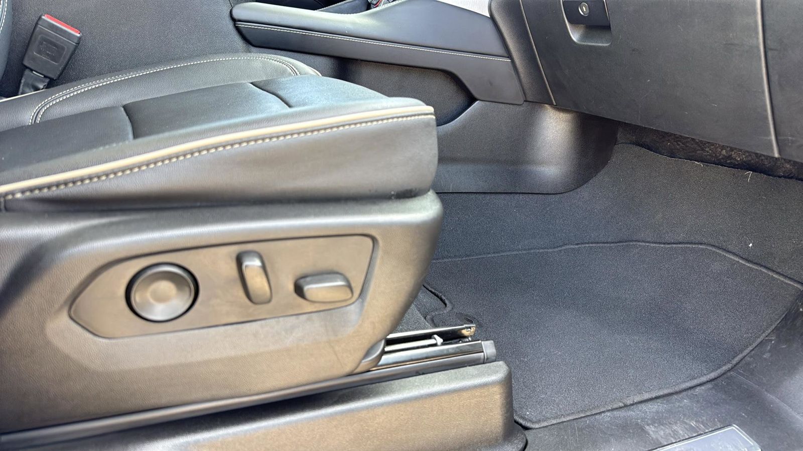 Used Car 2023 Gmc Yukon Xl  Slt For Sale Under $50,000 In Austin, Texas