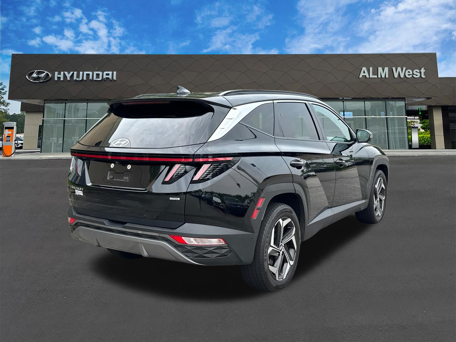 Used 2022 Black Hyundai Limited image 5