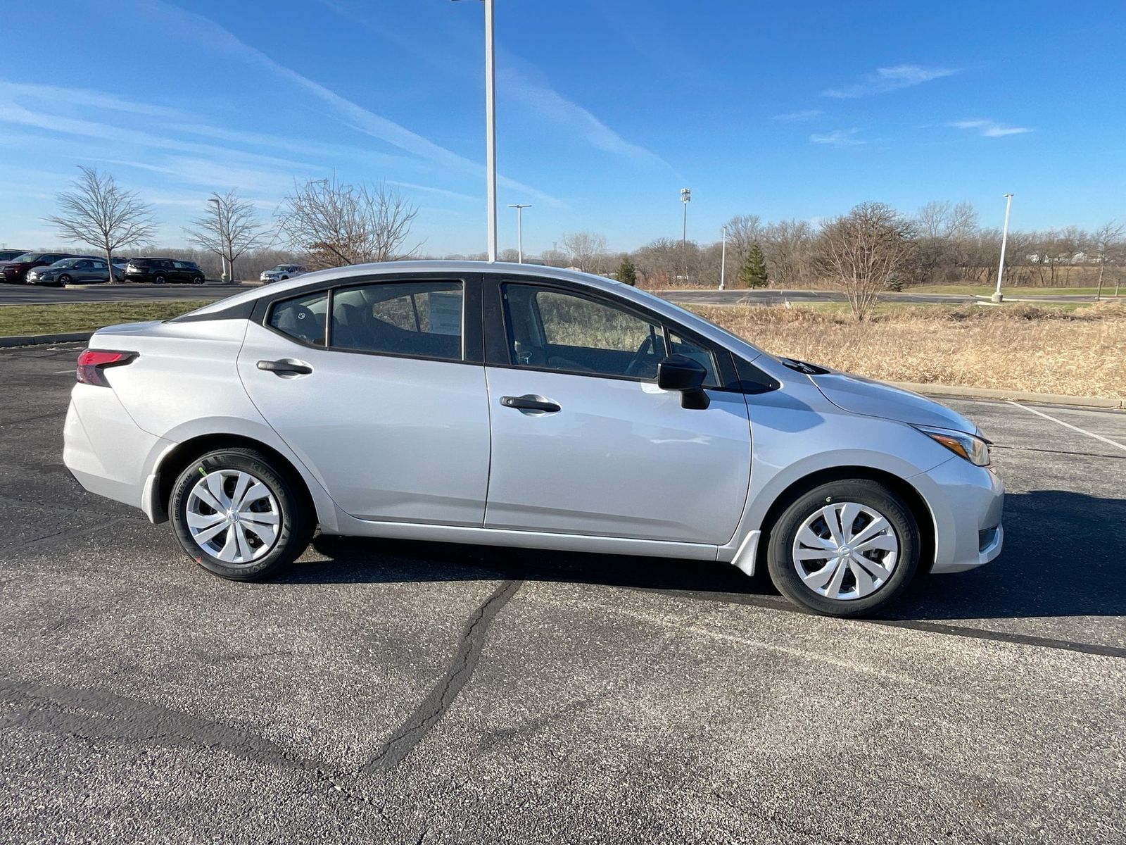 2025 Nissan Versa 1.6 S 30