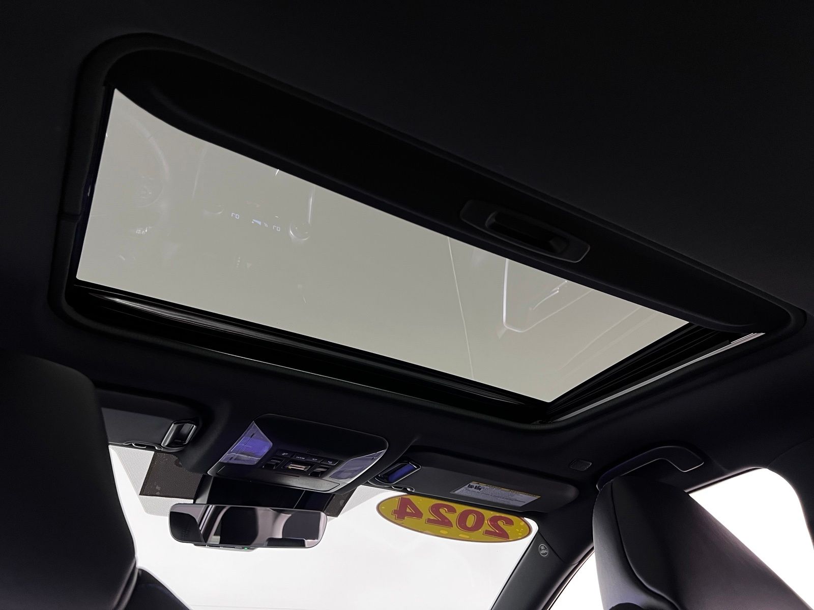 Thumbnail: 2024 Toyota RAV4 - 25