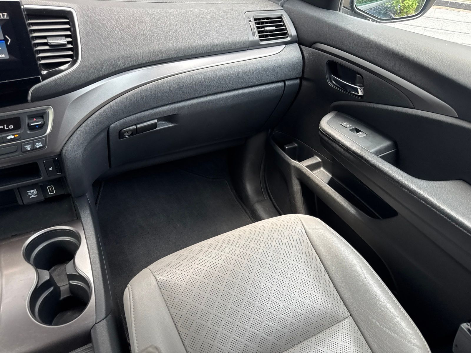 Used 2020 Obsidian Blue Pearl Honda EX-L image 28