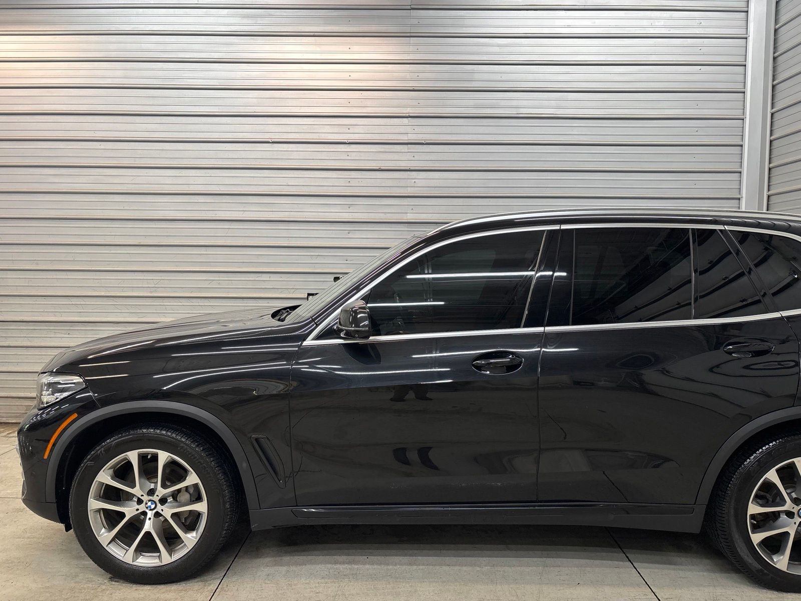 2022 BMW X5 xDrive40i - Image 3
