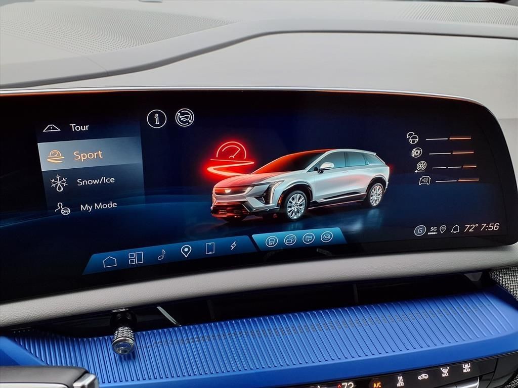 2026 Cadillac OPTIQ Luxury - 11