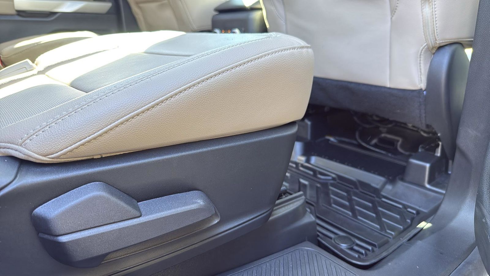 Used Car 2022 Ford Explorer  Limited For Sale Under $35,000 In Austin, Texas