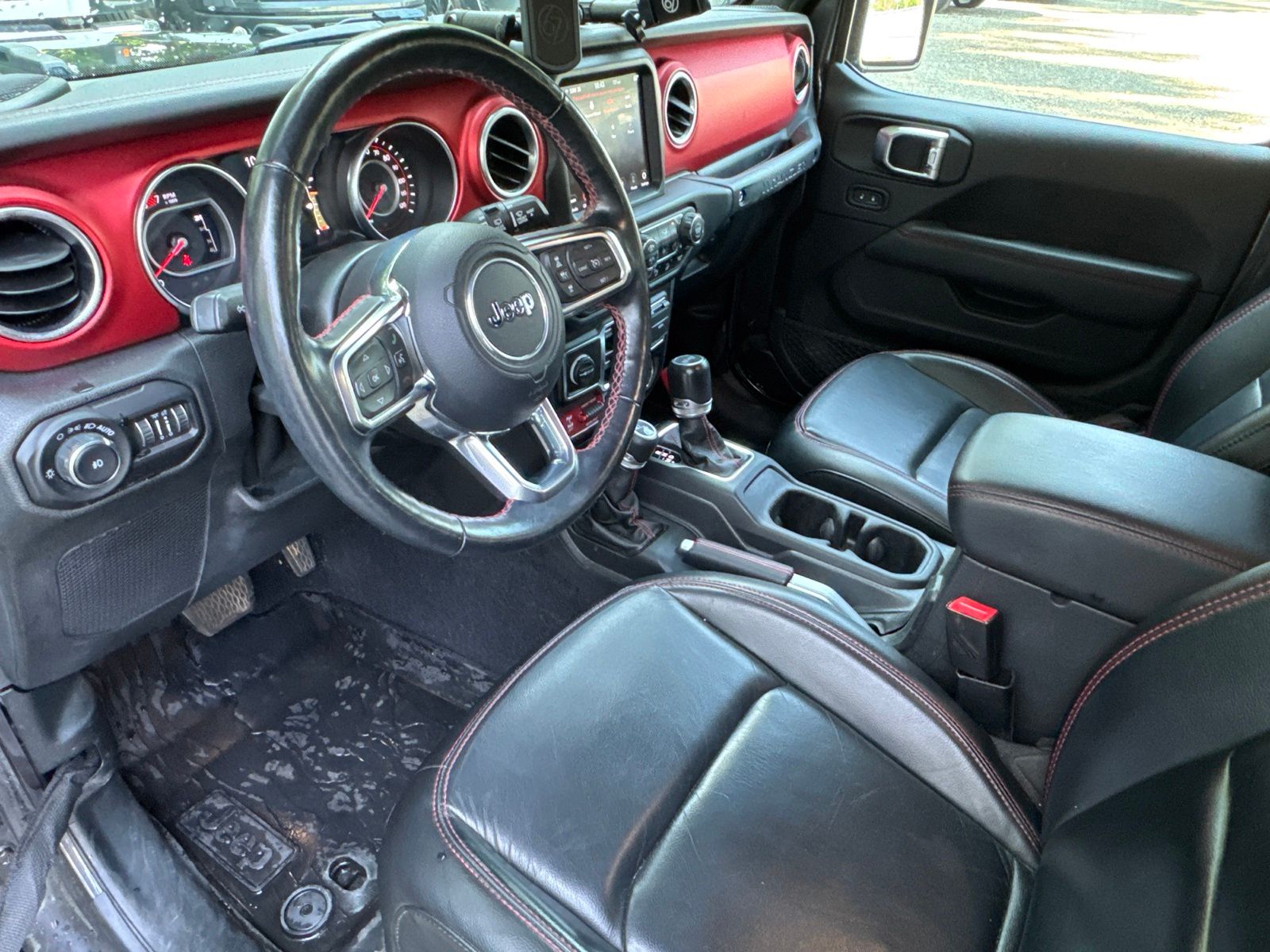 Used 2020 Granite Crystal Clearcoat Metallic Jeep Unlimited Rubicon image 34