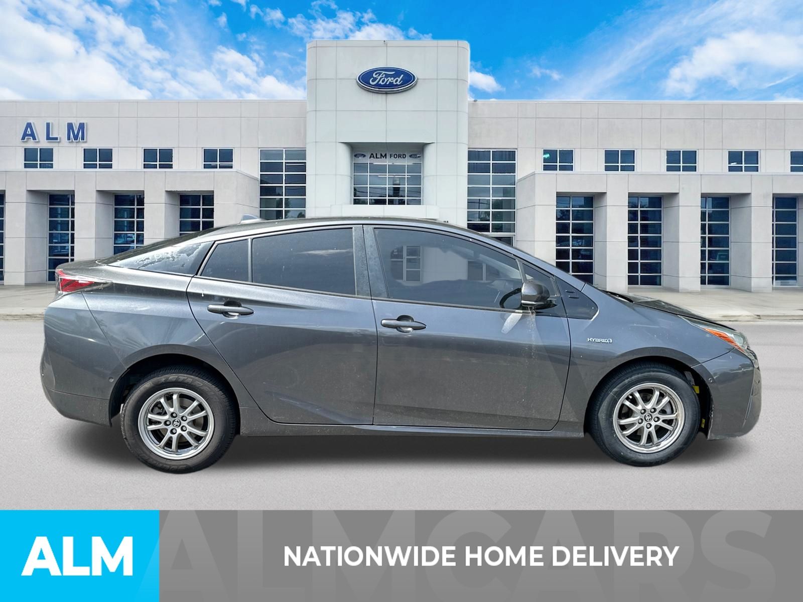 Used 2018 Gray Toyota Two image 4