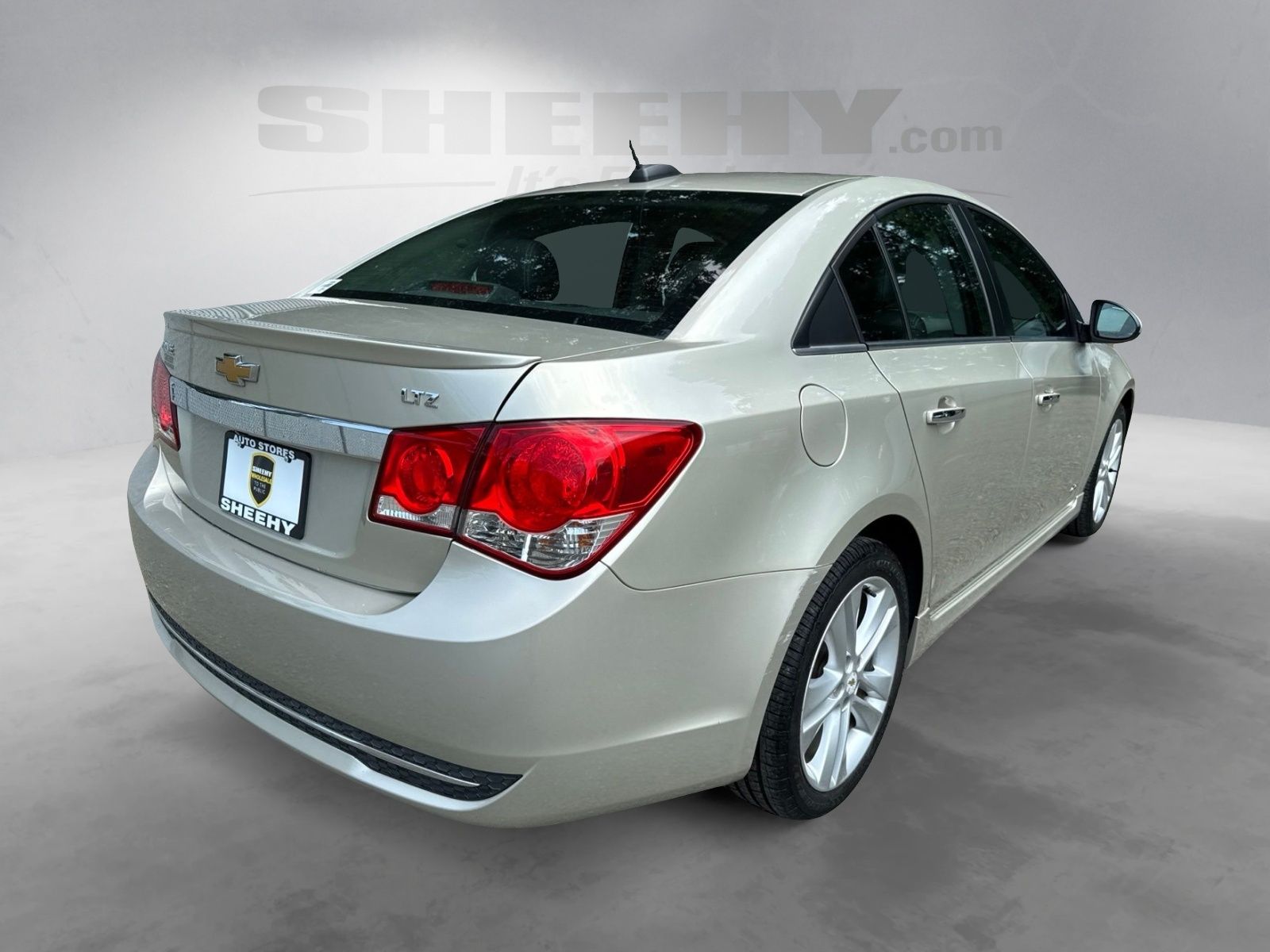 Used 2016 Champagne Silver Chevrolet LTZ image 13