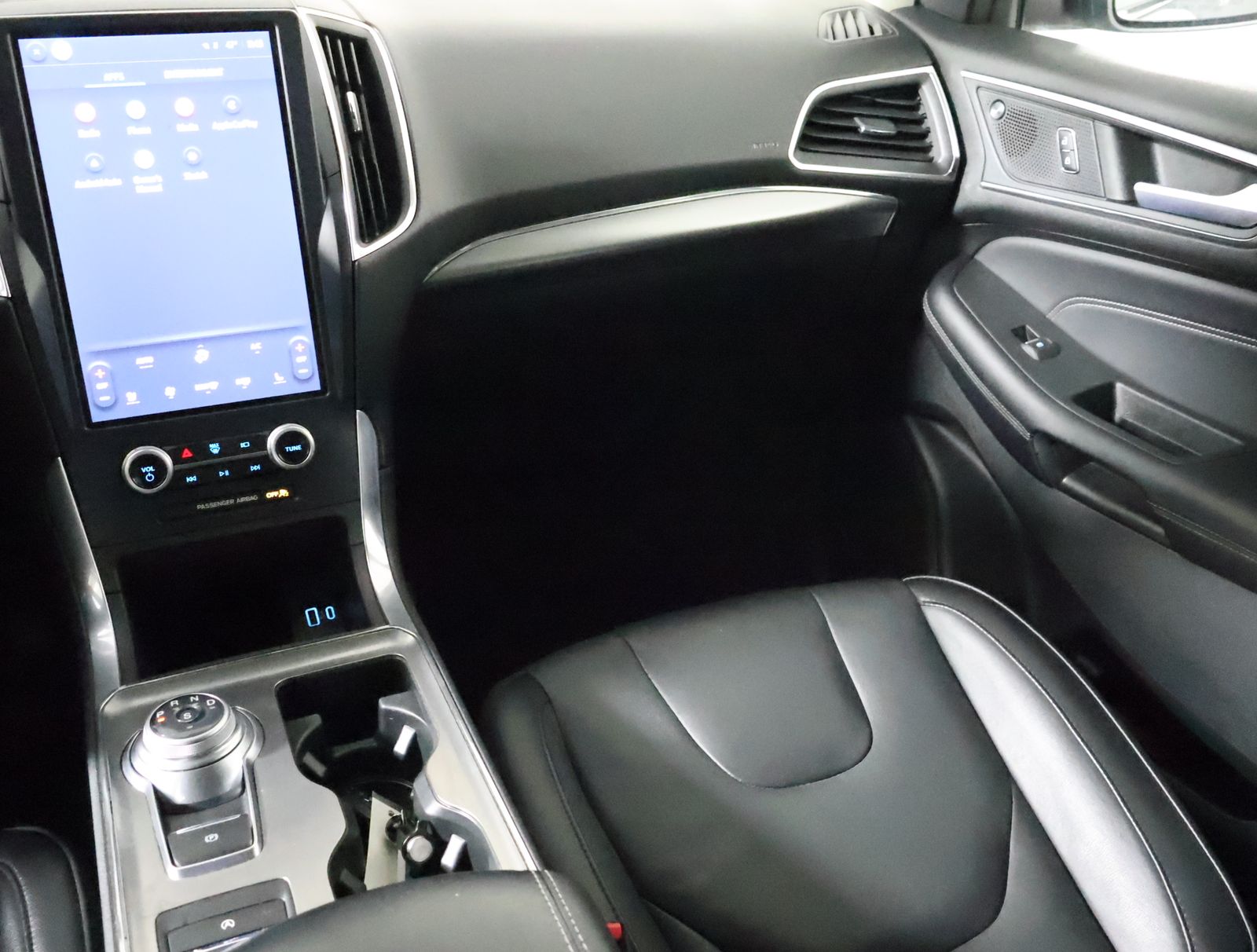 2022 Ford Edge Titanium photo