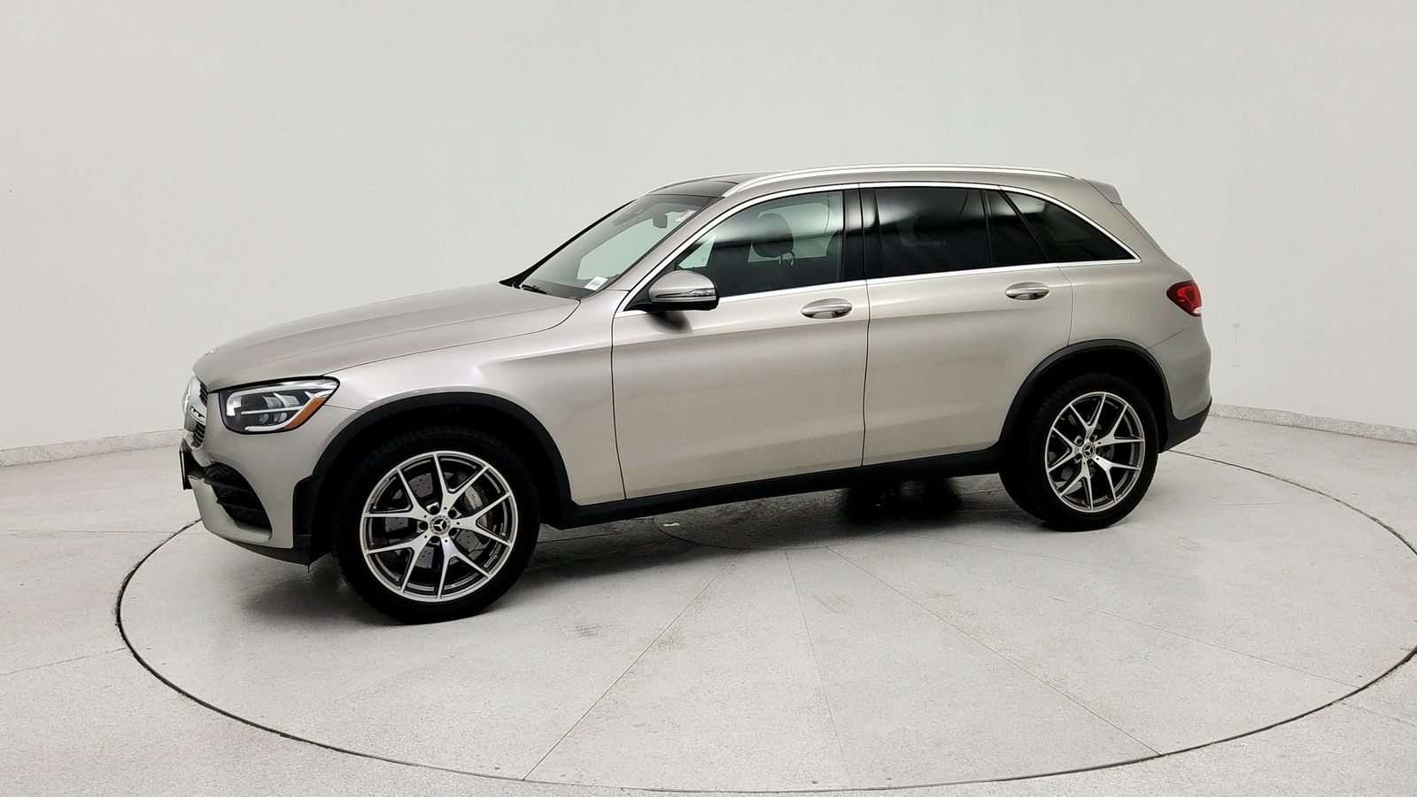 Used 2020  Mercedes-Benz GLC 300 image 3