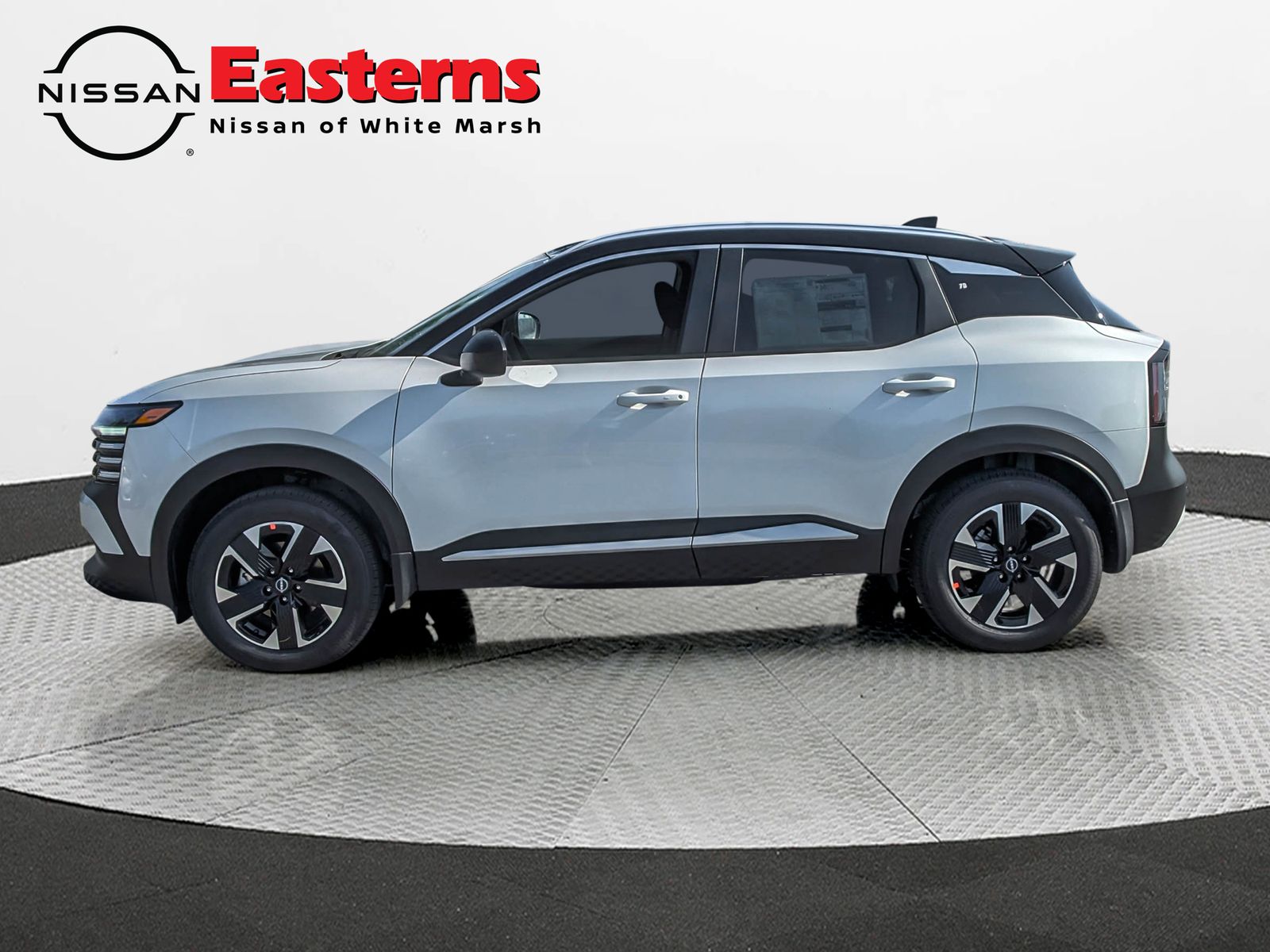 2025 Nissan Kicks SV photo 2