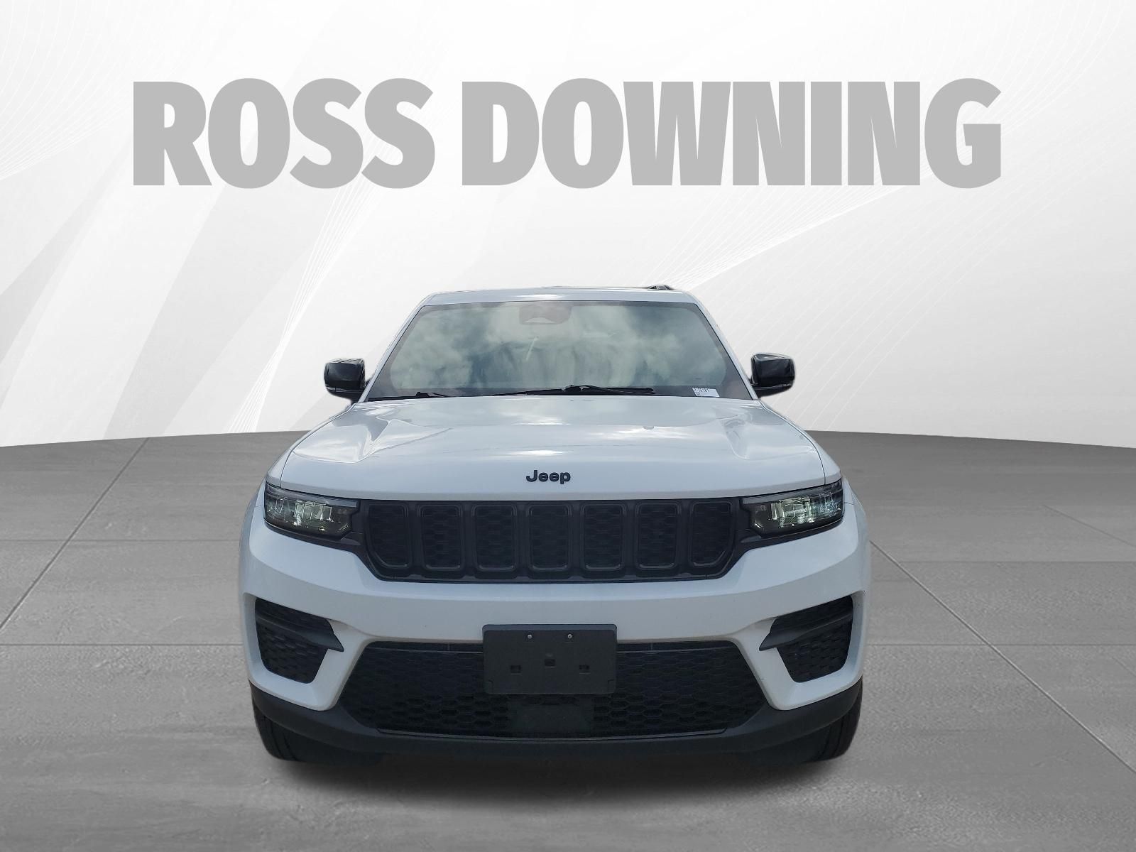 2025 Jeep Grand Cherokee Altitude White/off-white at Ross Downing Chevrolet