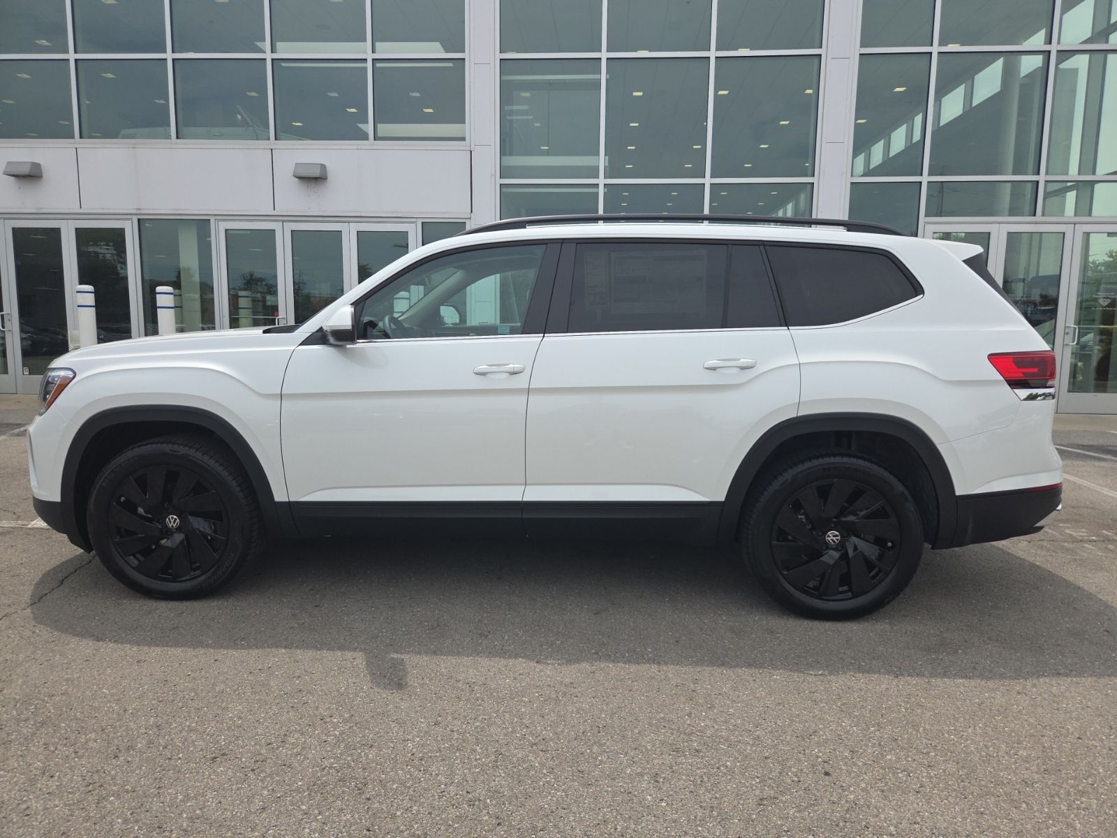 new 2026 Volkswagen Atlas car, priced at $45,905
