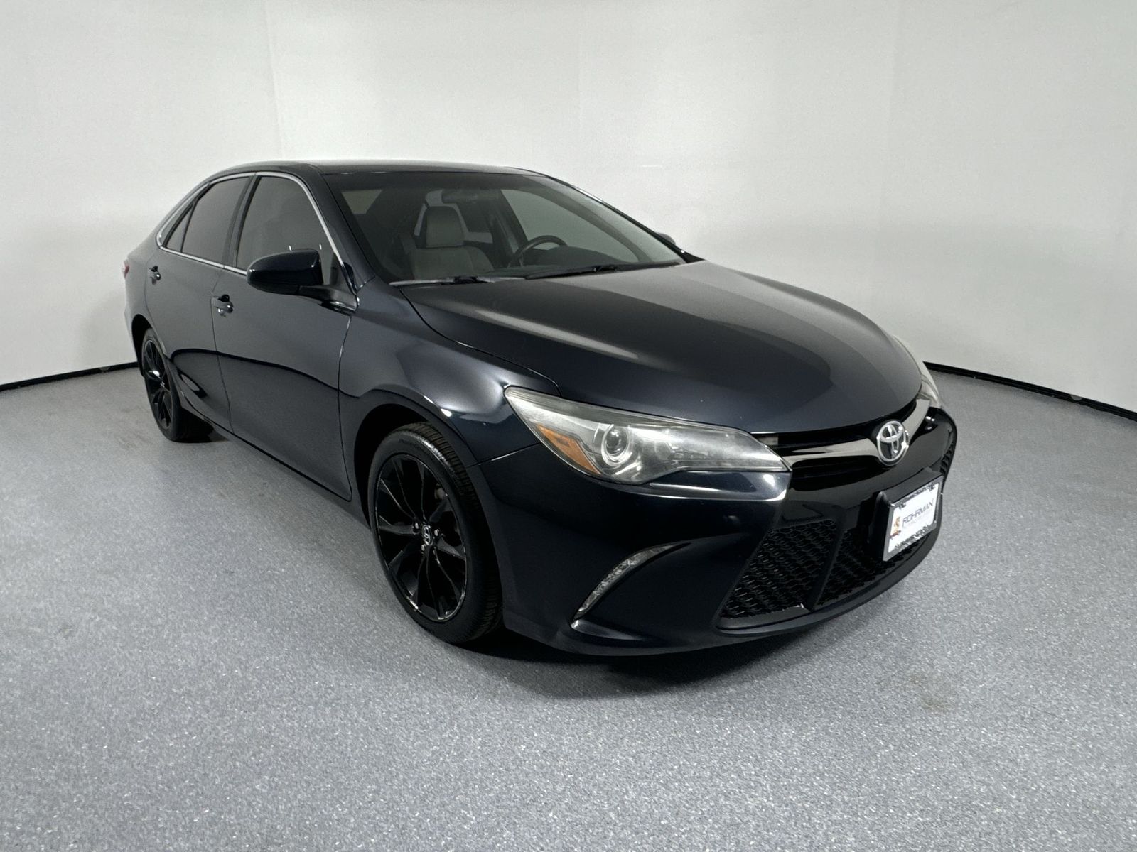 2015 Toyota Camry XLE 3