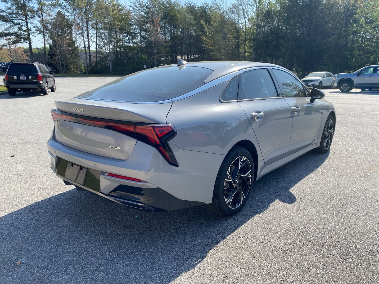 View vehicle photo 6