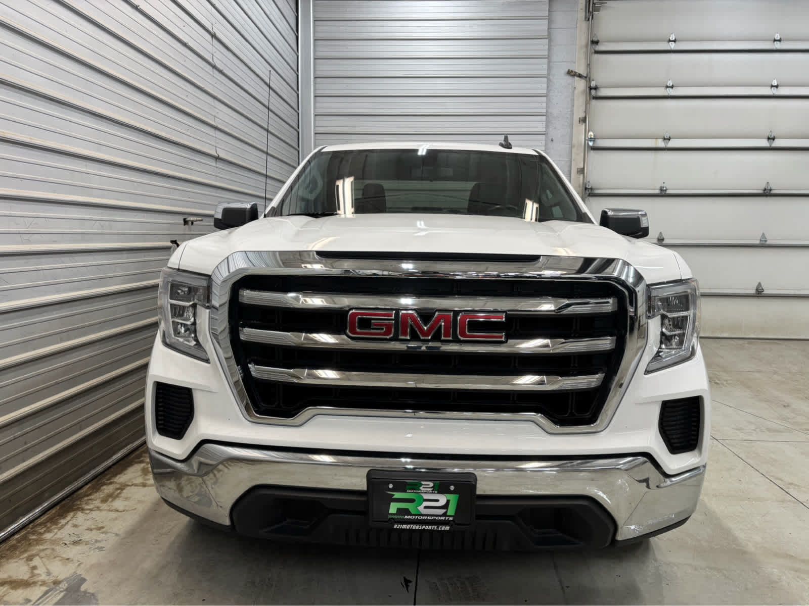 Photo 2 of 2019 GMC Sierra 1500 SLE
