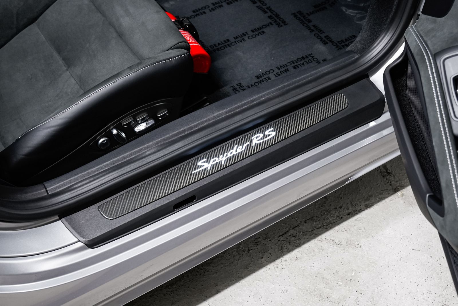 2025 Porsche 718 Spyder RS — photo 23