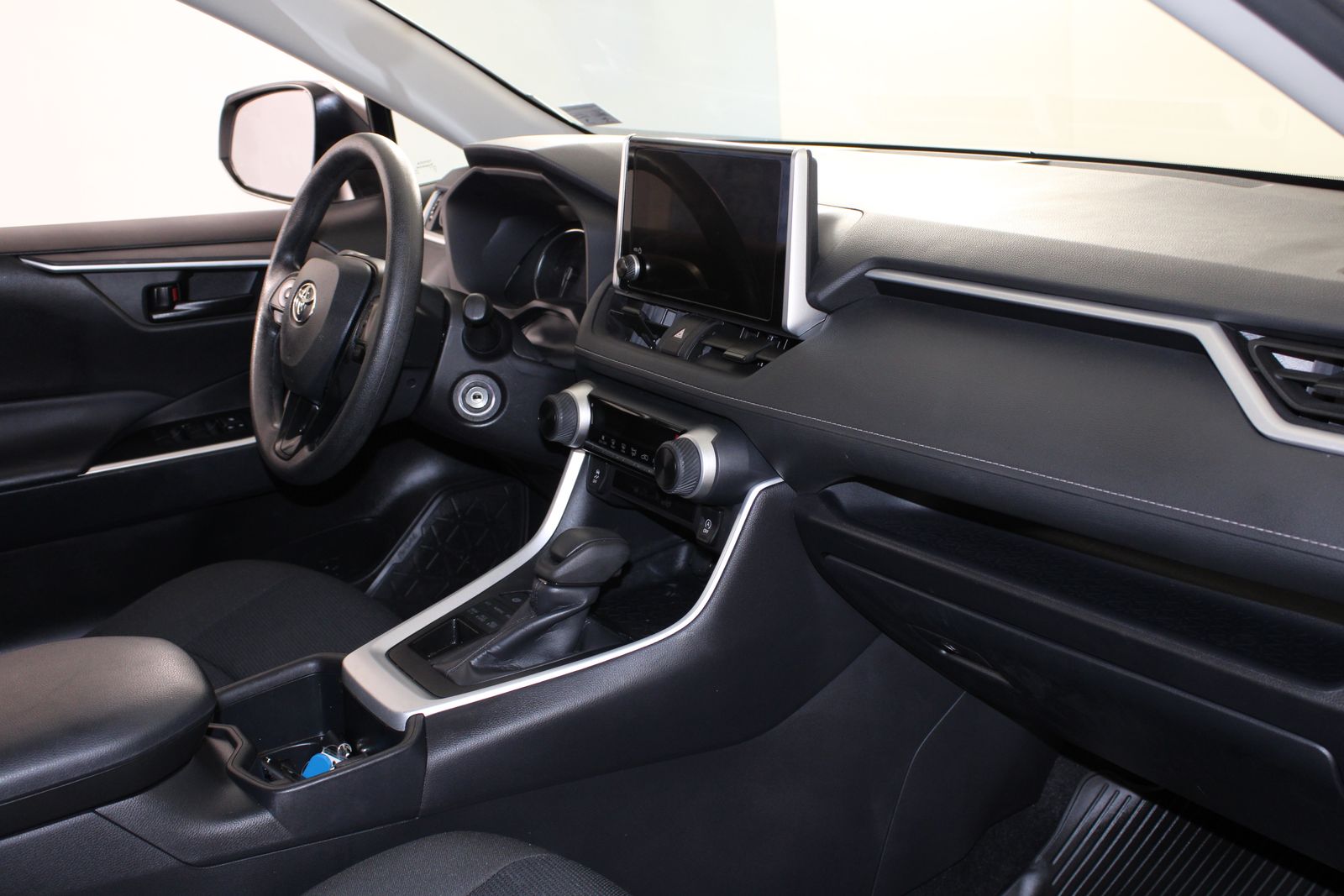 Used 2025 Silver Toyota LE image 26