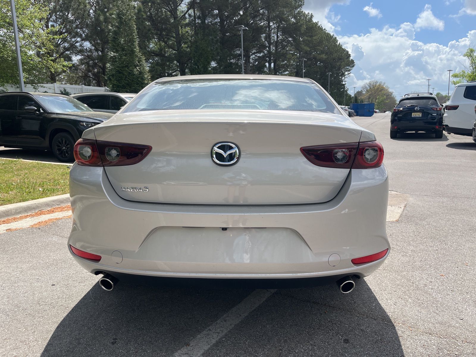 View vehicle photo 4