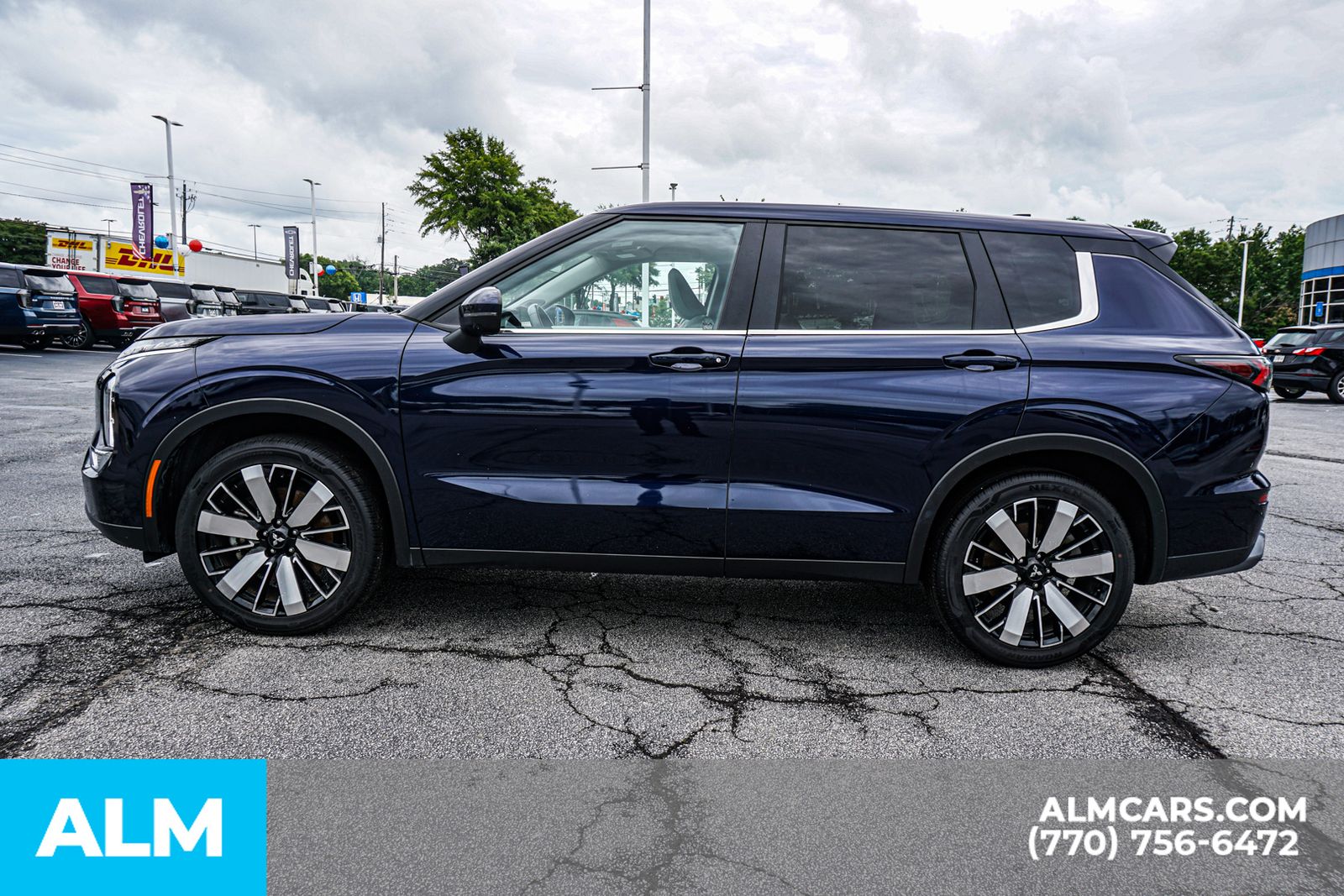 Used 2025 Blue Mitsubishi SE image 10