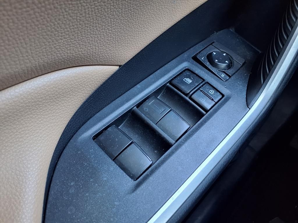 2019 Toyota RAV4 LE White at Emmons Autoplex