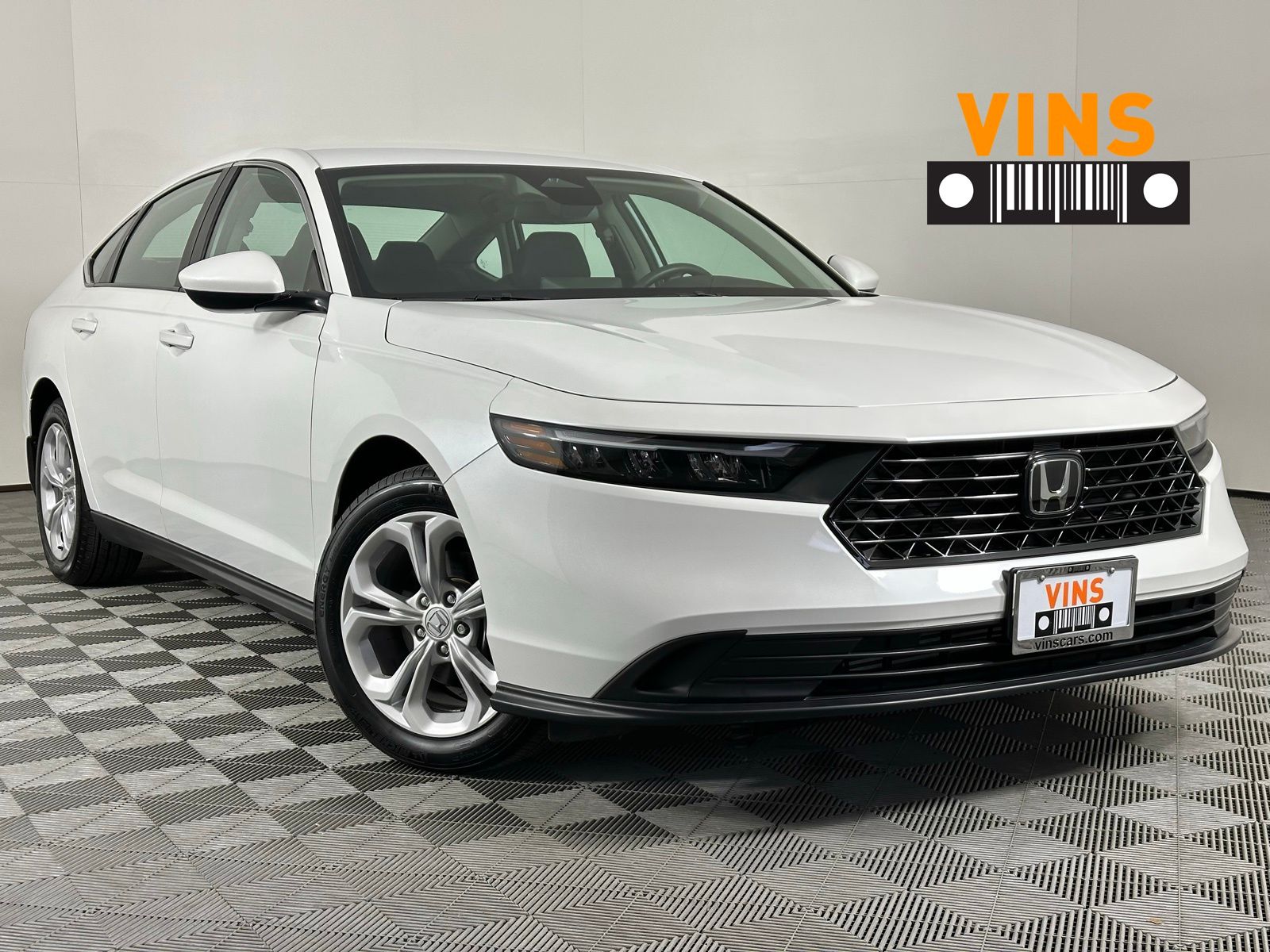 2025 Honda Accord LX's photo