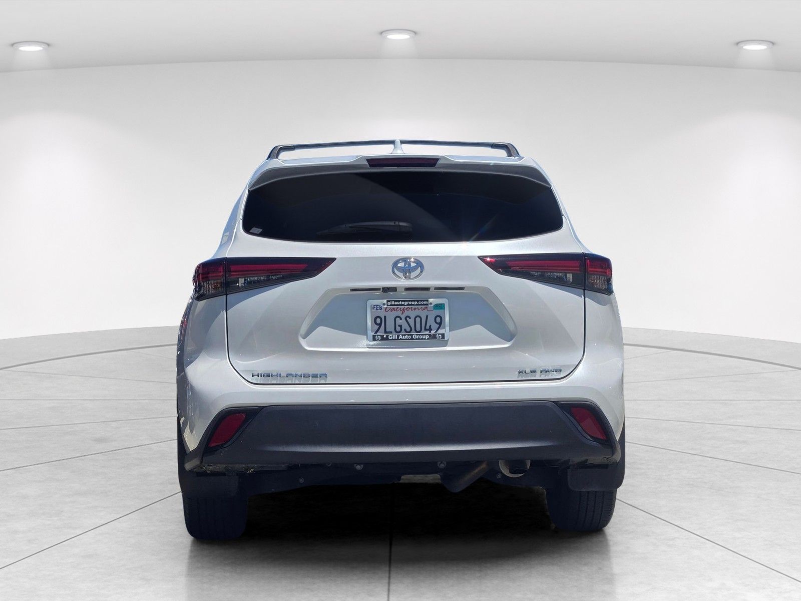View vehicle photo 4