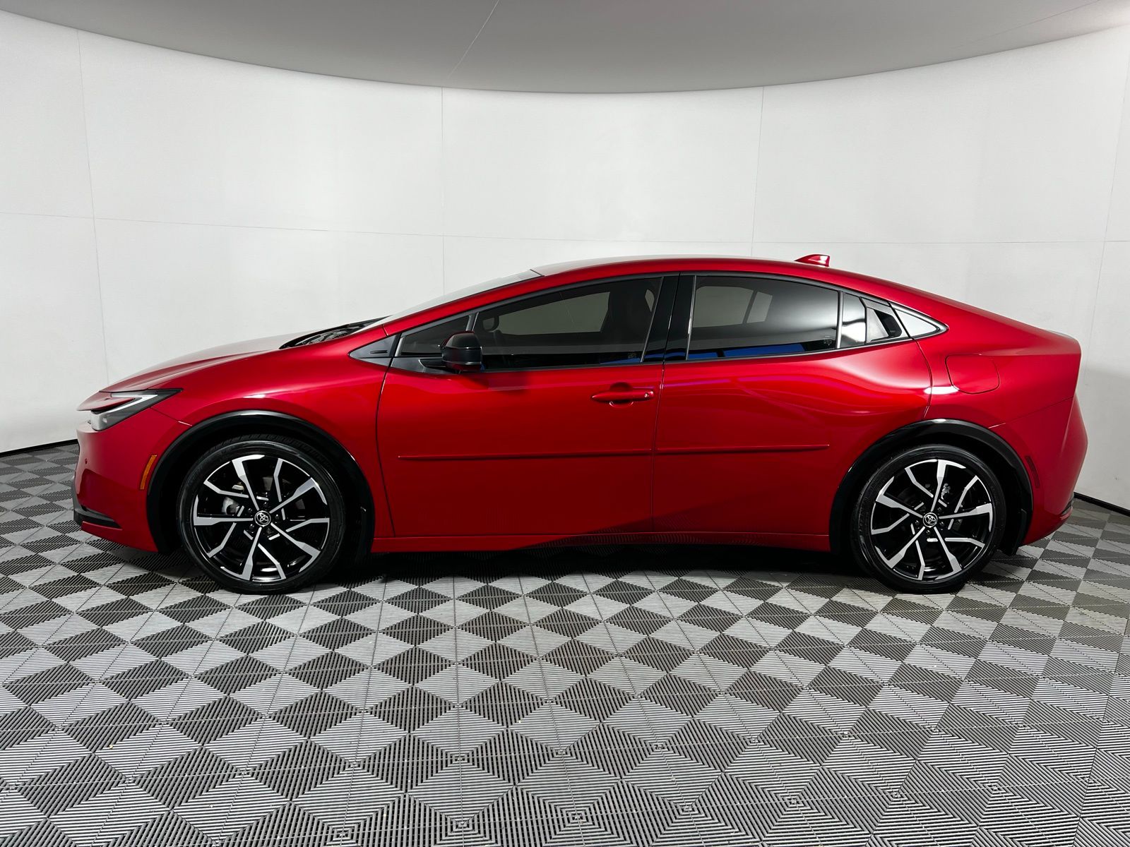 Thumbnail: 2024 Toyota Prius Prime - 8