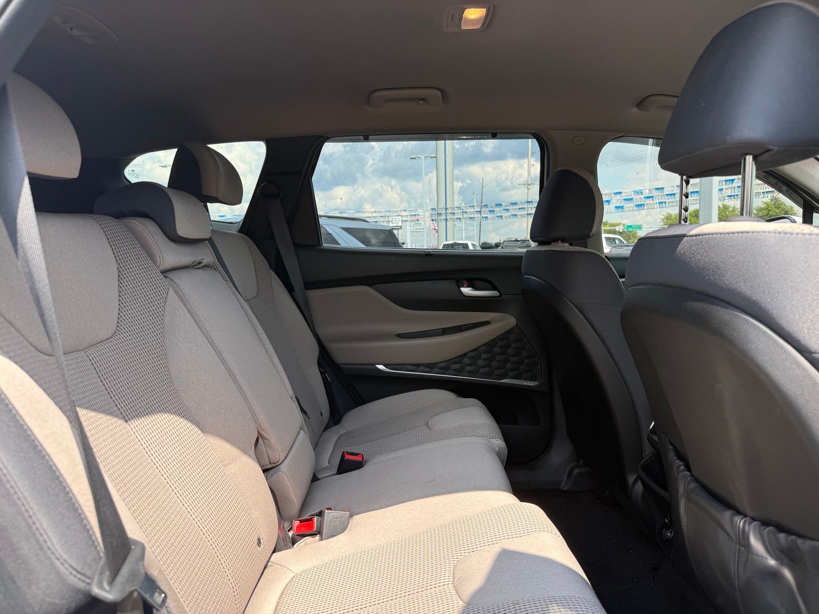 2020 Hyundai Santa Fe image 8