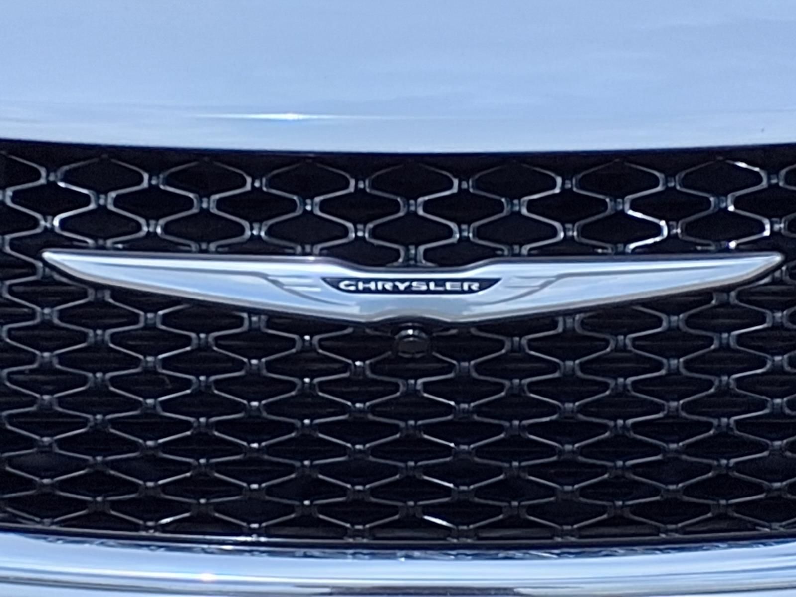2024 Chrysler Pacifica Touring L - 9