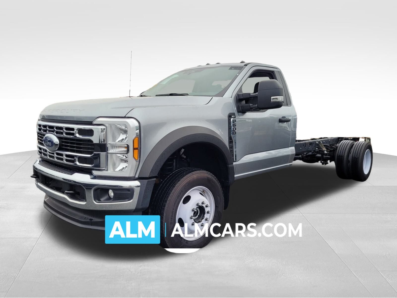 2024 Ford F-600 Super Duty Chassis Cab XLT