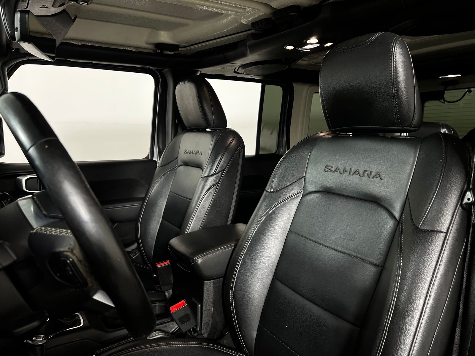Thumbnail: 2019 Jeep Wrangler - 13
