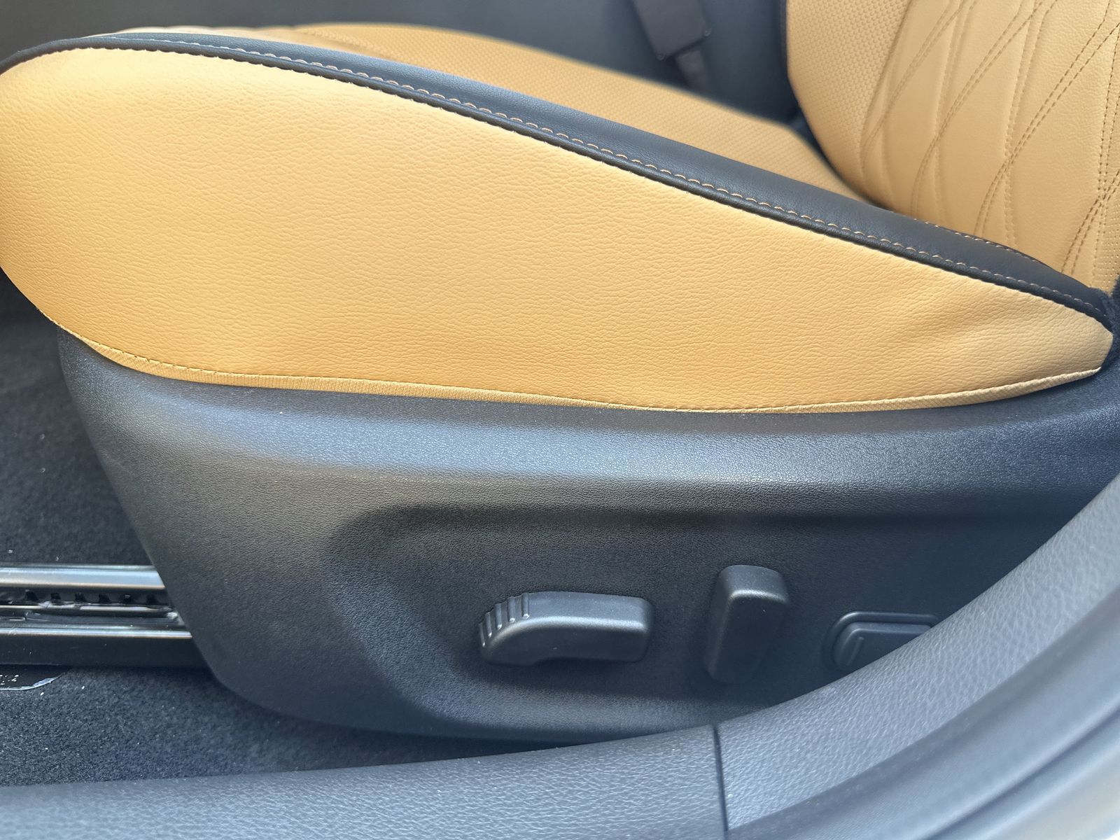 2025 Nissan Sentra SV photo 19