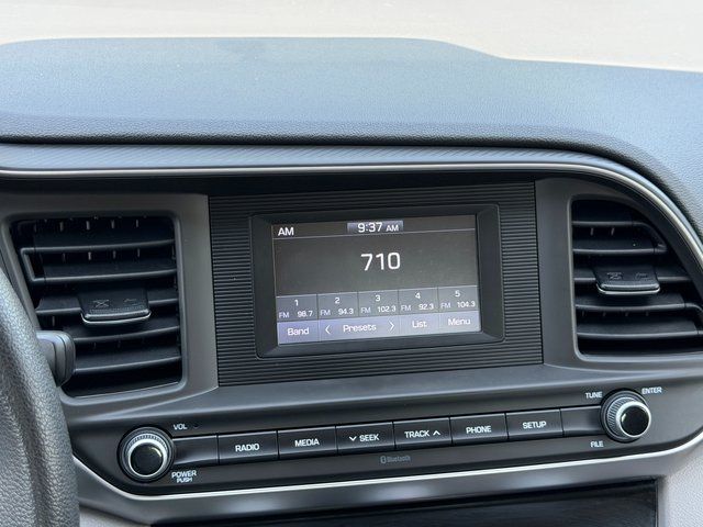 Used 2019 Machine Gray Hyundai SE image 5