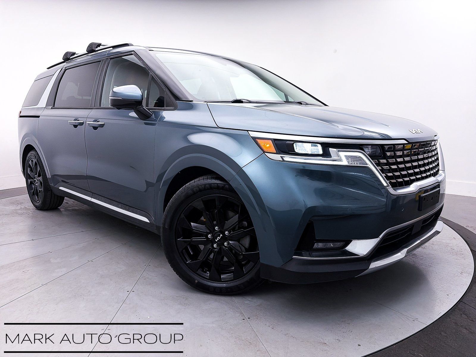 2022 Kia Carnival SX